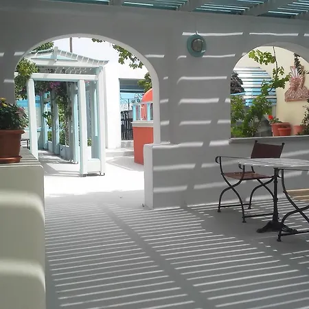 Aparthotel Anneta Kamari (Santorini)