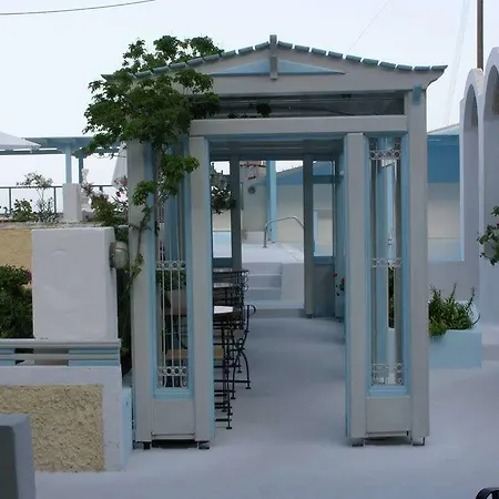 Anneta Kamari (Santorini)