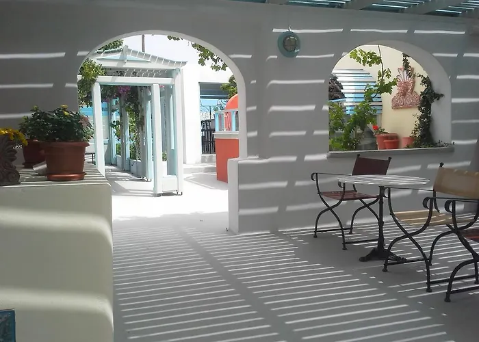 Apartahotel Anneta Kamári